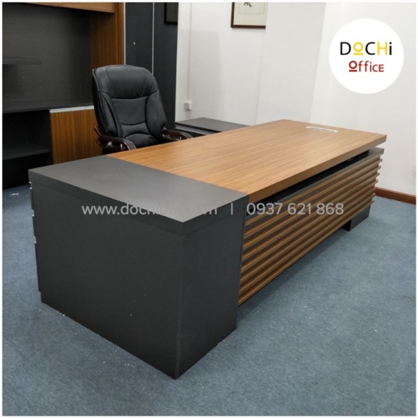 ban-giam-doc-cao-cap-dt066