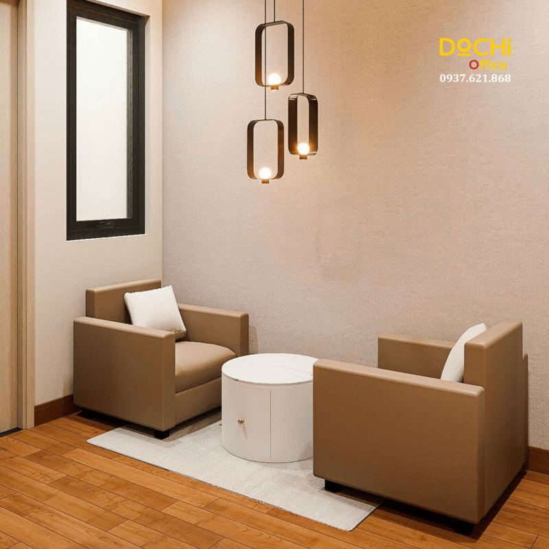 Phòng giám đốc và khu tiếp khách bên phải tầng 2